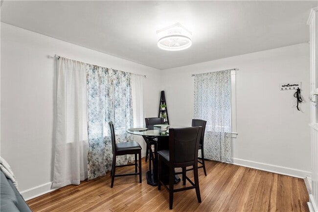 Building Photo - 476 Providence St