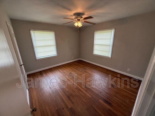 Foto del edificio - 3554 Cambridge Rd