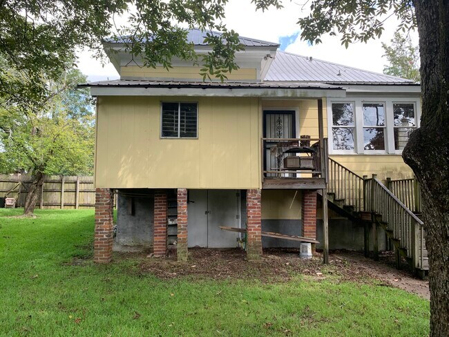 Foto del edificio - 735 Roseneath Ave