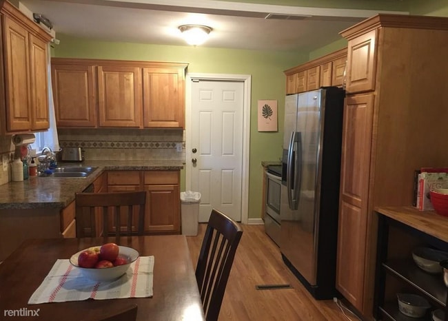 Building Photo - 3 br, 1 bath House - 9629 Gold Arbor Rd