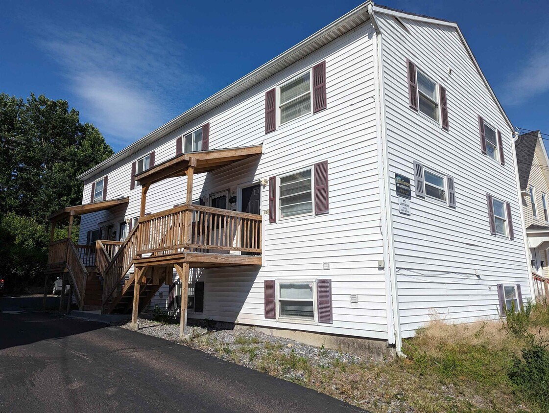 Primary Photo - 169 Blaine St