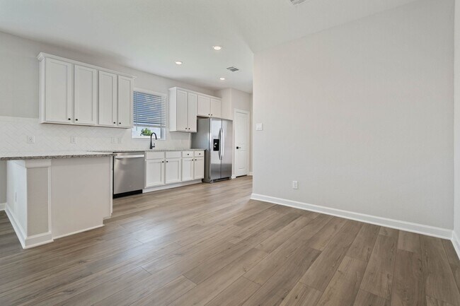 Foto del edificio - 1023 Whispering Winds Dr