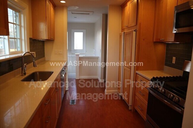Foto del edificio - 1411 Logan Ave S