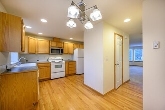 Building Photo - 12049 B 32nd Ave NE