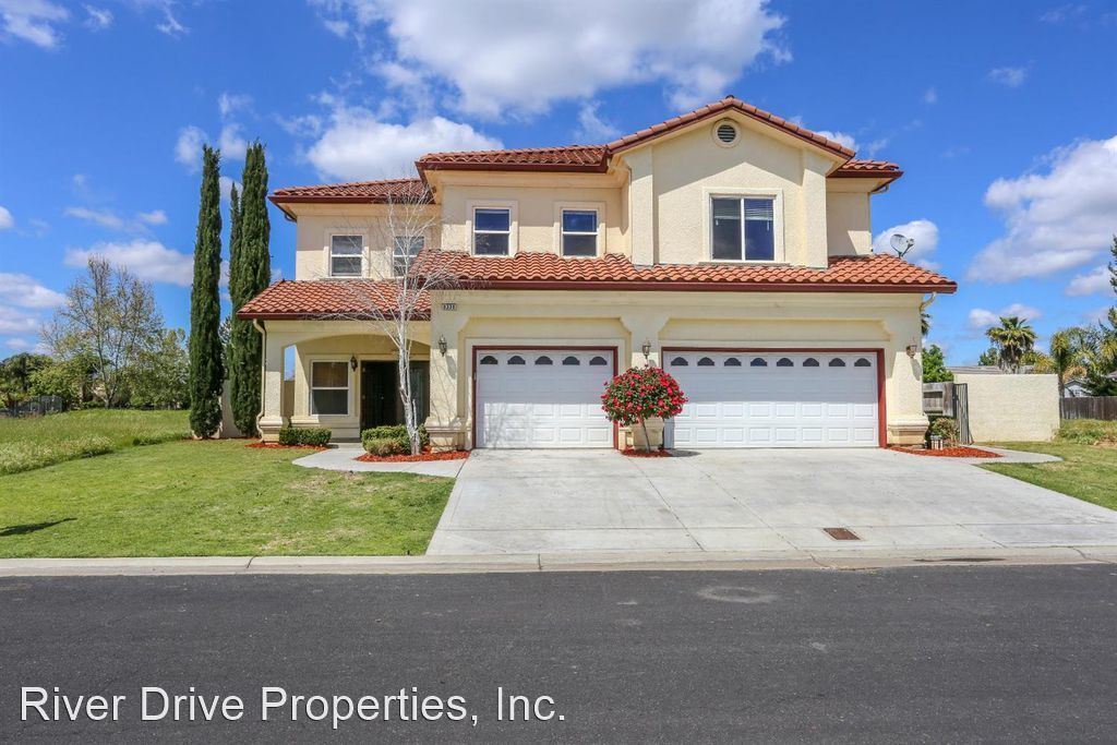 7 br, 4 bath House 8320 Lake Shore Drive House Rental in Chowchilla