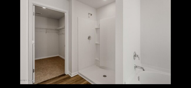 Foto del edificio - 5136 Rivergrass Dr