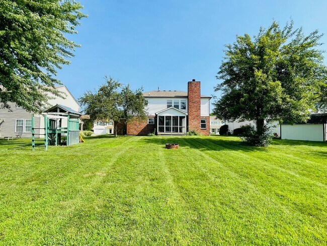 Building Photo - Spacious 4-Bed Waterfront Home in Westmere...