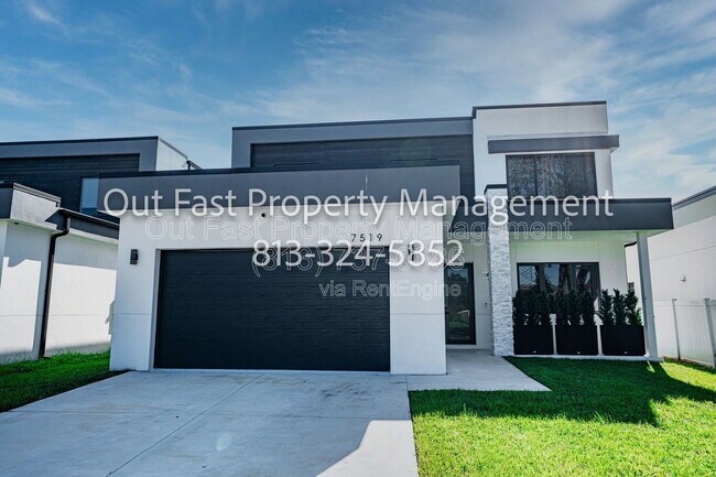 Building Photo - 7519 N Coolidge Ave