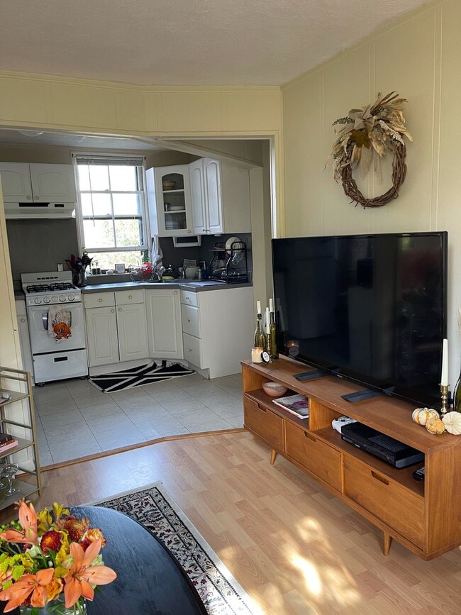 Building Photo - $3400 for a 2 bed in the South End.. DON'T MISS OUT!!!!!