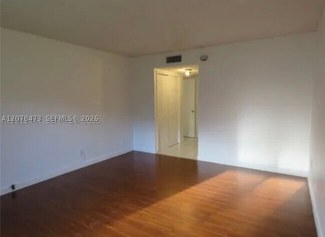 Foto del edificio - 205 Lakeview Dr