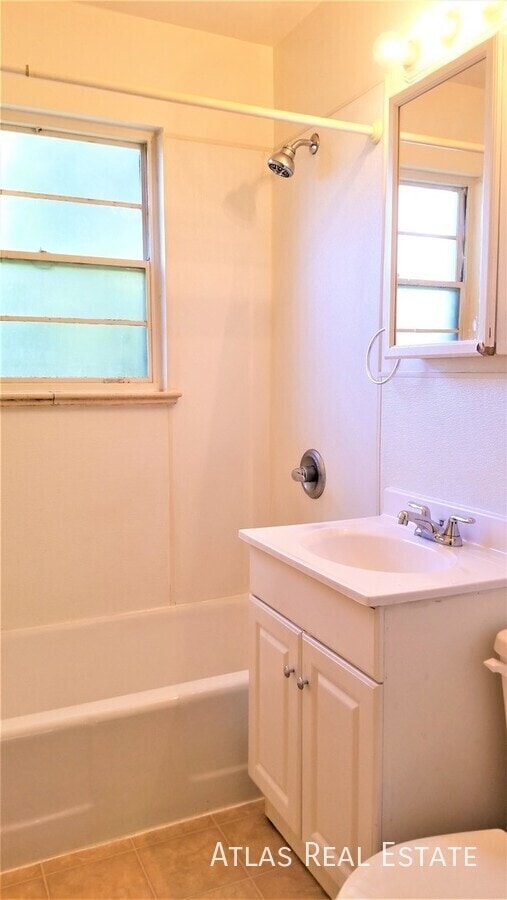 Building Photo - 3759 Wolff St