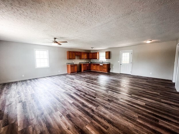 Foto del edificio - 227 Burden Ln