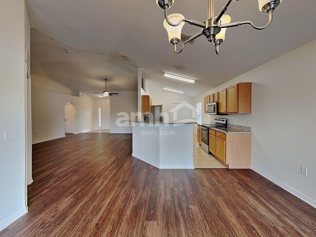 Foto del edificio - 5251 Silver Thistle Ln