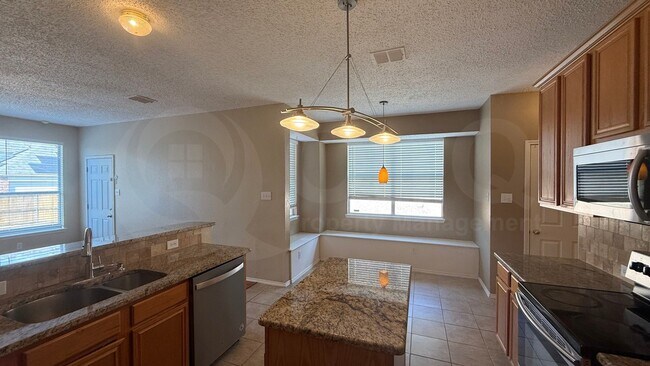 Foto del edificio - 1433 Winterwood Dr