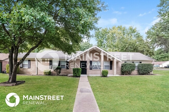 Building Photo - 8347 Bridgewood Dr