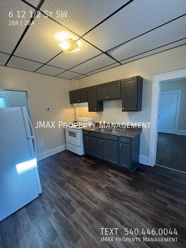 Building Photo - 6-12 1/2 12 1/2 St