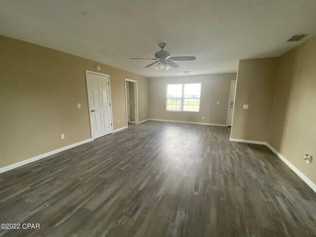 Foto del edificio - 163 Lauren Ln