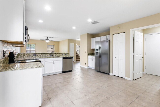 Building Photo - 1533 Rialto Dr
