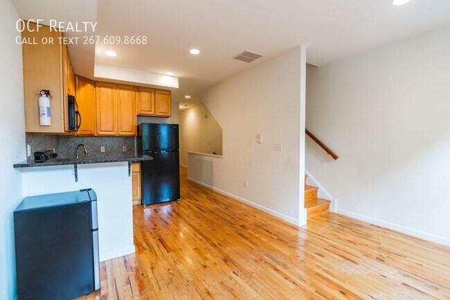 Building Photo - 5 Bed West Philadelphia Apartment