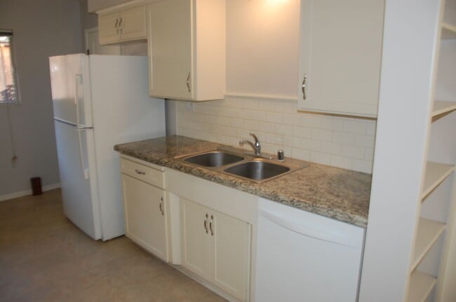 Building Photo - 092