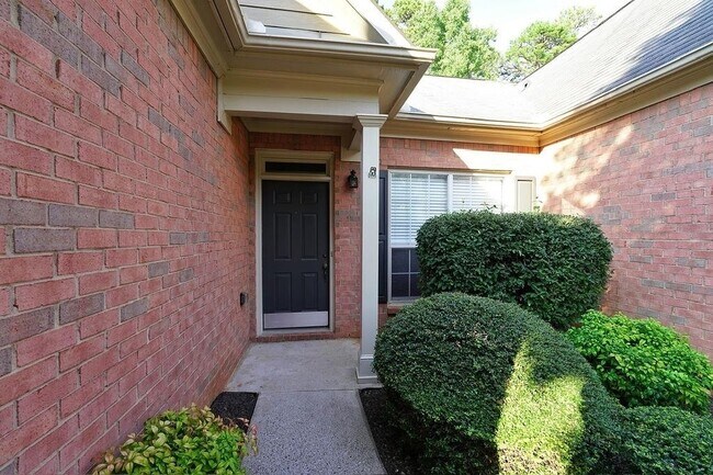 Building Photo - 4231 Glenlake Pkwy NW