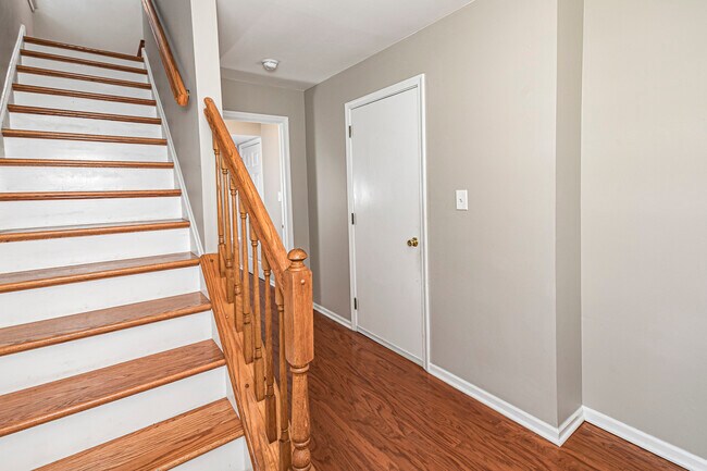 Foto del edificio - 212 William Livingston Ct