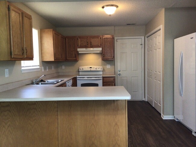Building Photo - 6036 Draycott Dr
