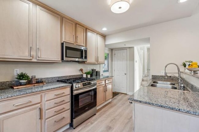 Building Photo - 217 Roosevelt Terrace