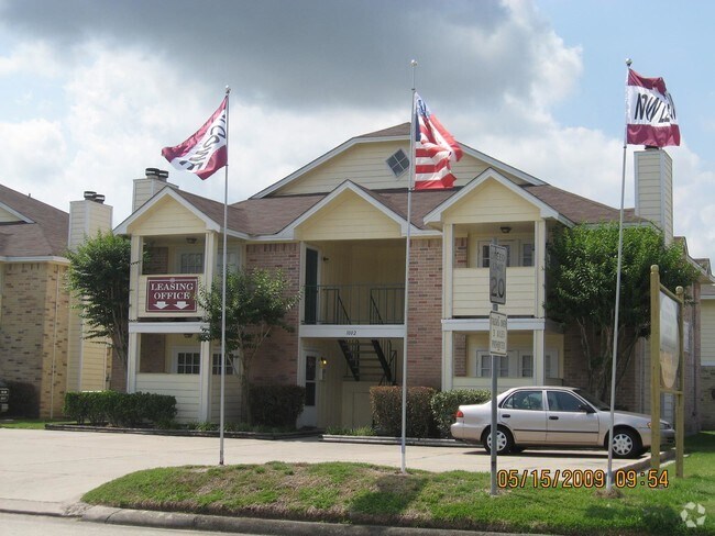 Barrington Court Condominiums Apartments Humble, TX