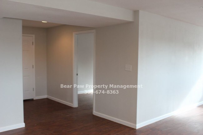 Foto del edificio - Updated Duplex on HWY 285