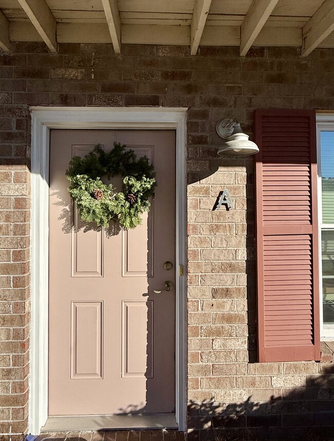 Front Exterior Facade - 274 Fleming Rd