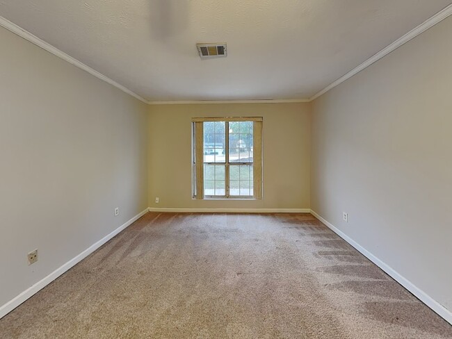 Building Photo - 2172 Sara Ashley Way