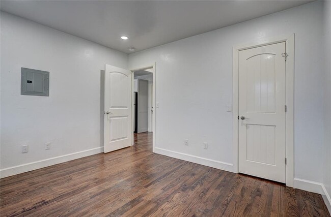 Foto del edificio - 900 NW 13th St