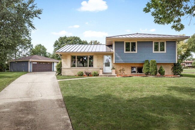 Foto del edificio - 740 Terrace Ct