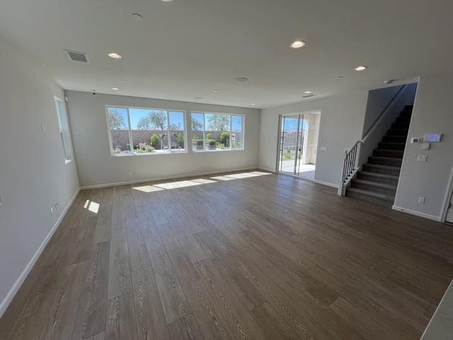 Building Photo - 1229 Traverse Dr S