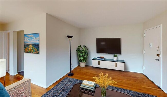 Building Photo - 7060 Eastern Ave NW