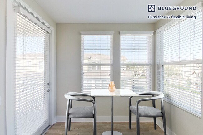Foto del edificio - 1000 Lupine