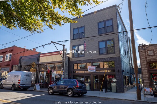 Building Photo - 3334 SE Belmont St