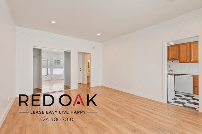 Foto del edificio - ~1 Month Free~ One Of a Kind, Charming, Br...