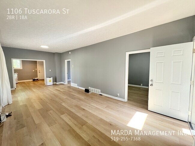 Photo du bâtiment - CHARMING 2 BED/1 BATH BUNGALOW - CORNER LO...