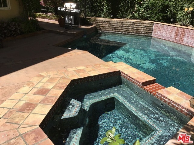 Building Photo - 3944 Mandeville Canyon Rd