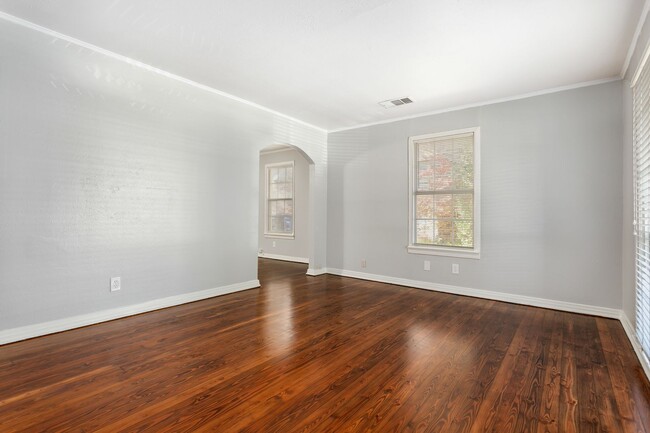 Building Photo - Cute 2 bedroom, 1 Bath in Gaston Terrace n...