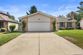 Building Photo - 190 Amherst Dr