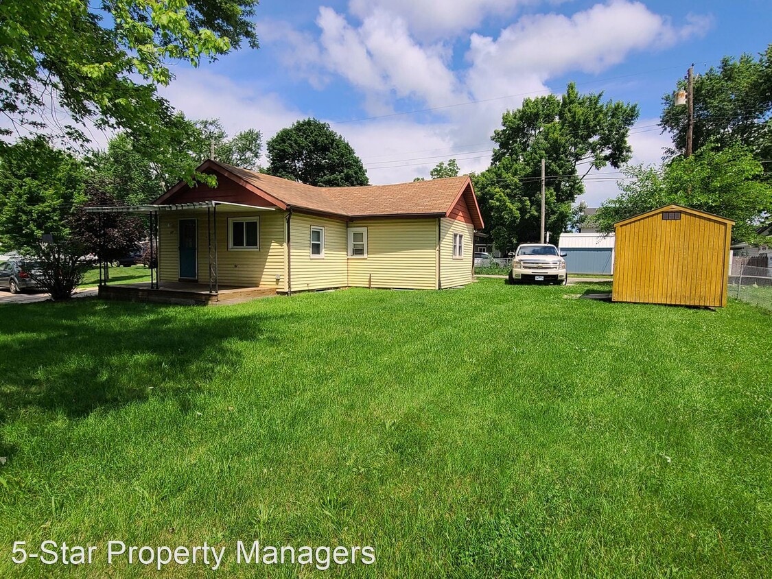 427 Queen St, Goshen, IN 46528 House Rental in Goshen, IN