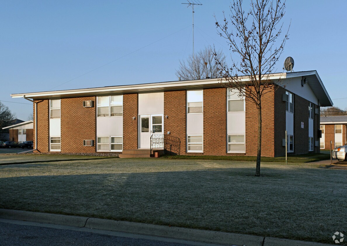 Building Photo - Forestview Apartments