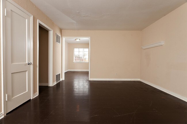Building Photo - 6604-6606 E Cottonwood Ln