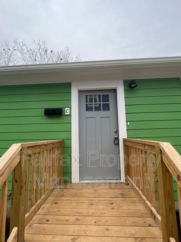 Building Photo - 1115 Eva St