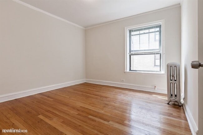 Building Photo - 2 br, 2 bath 4plex - 4742 S Woodlawn Ave