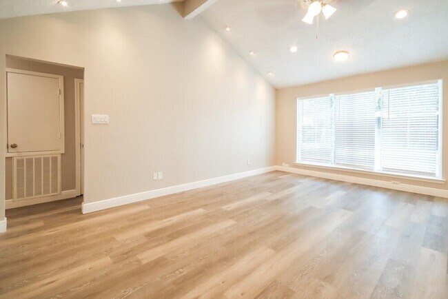 Building Photo - 20907 Fernhollow Ln