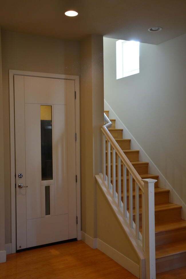 Building Photo - 3760 Klamath Ln